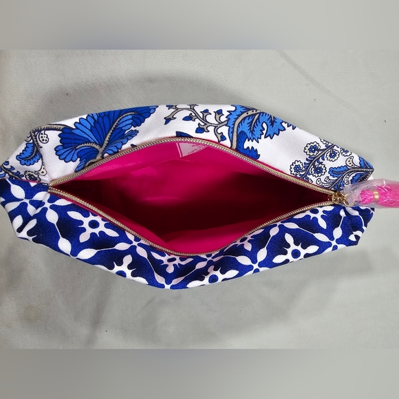 NEW! ESTEE LAUDER Blue Flower Printed  Cosmetic Makeup Bag, 2 Side Look, SAMPLES - Picture 4 of 16